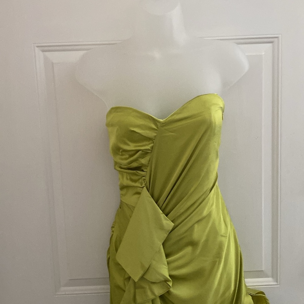 NWT Beautiful Strapless Lime Green Satiny Gown